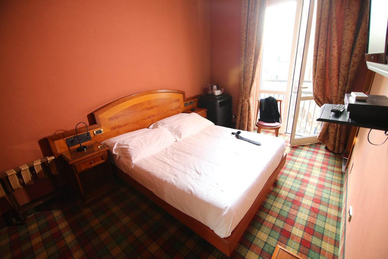 Hotel Rex Roma Ngoại thất bức ảnh